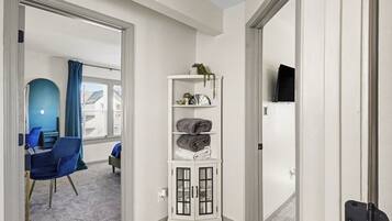 2 bedrooms, desk, iron/ironing board, free WiFi