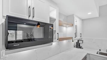 Kühlschrank, Mikrowelle, Geschirrspüler