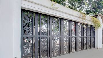 Entrada al alojamiento