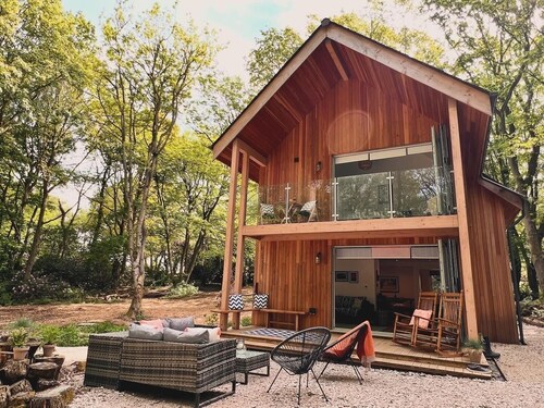 Owl Cabin, Home near Matlock, Derbyshire.  Private Woodfired Hot Tub