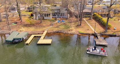 Fantastic 4-bedroom Home on Lake Bowen