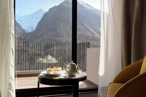 Deluxe Room, 1 Double Bed, Balcony, Mountain View