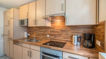 Kamar Keluarga, Beberapa Tempat Tidur, dapur kecil (Separate Living Room;with Sofabed)