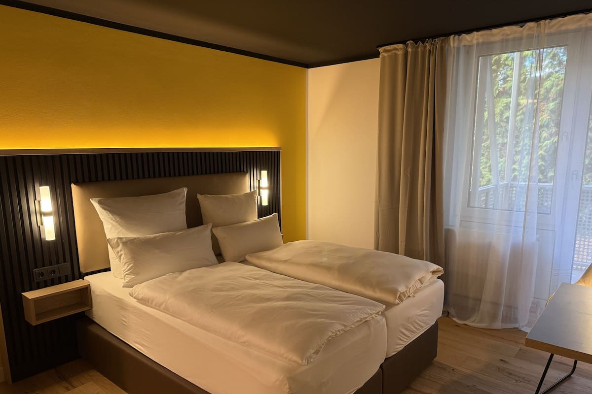 Literie hypoallergénique, couette en duvet, bureau