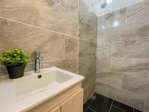 Unclassified image, 2 of 10, button