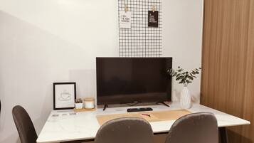 Mini-fridge, microwave, stovetop, dishwasher