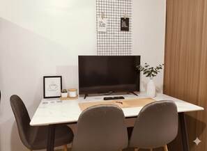 Mini-fridge, microwave, stovetop, dishwasher