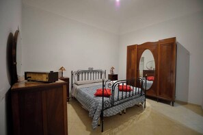 经典公寓, 阳台, 山景 | 遮光窗帘、熨斗/熨板、免费 WiFi