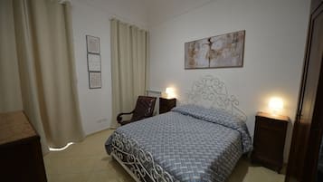 Appartement Classique, 1 chambre, animaux de compagnie acceptés, vue ville | Bureau, espace de travail pour ordinateur portable, rideaux occultants