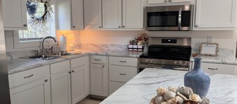 Cozy Remodeled 2BR/2BA Home Near Inman & Highway 9