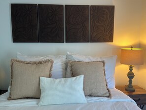 2 bedrooms, travel cot, free WiFi, bed sheets