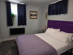 1 bedroom, desk, free WiFi, bed sheets