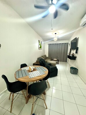Smart TV, stereo - Your home away from home awaits! (San Miguel)