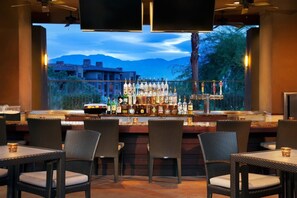 Bar (on property) - Close to El Paseo Westin 2BR Pools Pickleball Golf Pools hiking shopping tramway (Palm Desert)