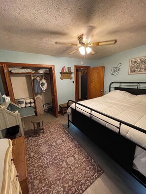 1 bedroom, desk, iron/ironing board, free WiFi