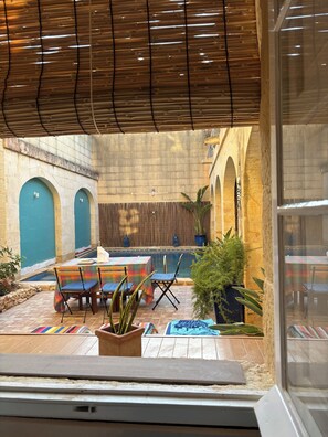 تناول الطعام