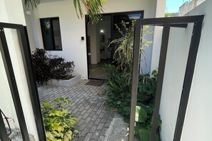 Front of property - Lavish Studio w Kitchen Downtown (Isla Mujeres)
