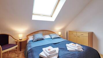 3 soverom, strykejern/-brett, wi-fi og sengetøy