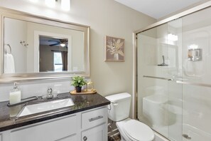 淋浴設備、風筒、提供毛巾、番梘