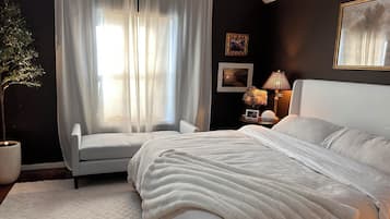 2 habitaciones, tabla de planchar con plancha, wifi y ropa de cama