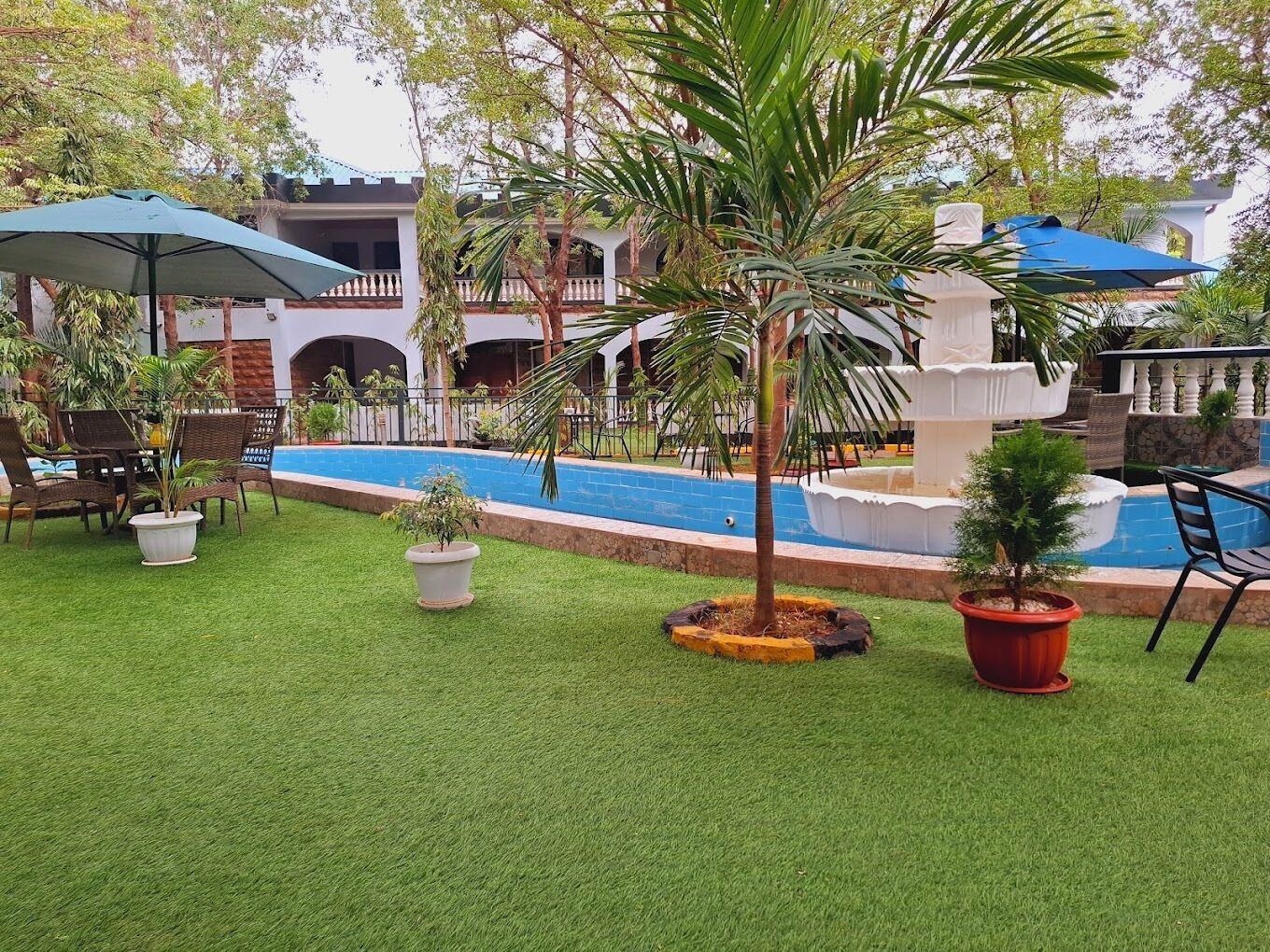 Kolam renang outdoor