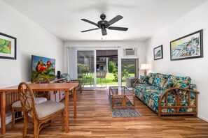 Condo, 1 King Bed with Sofa bed (Kona Isle B2) | Living area - Kona Isle B2 (Kailua-Kona)