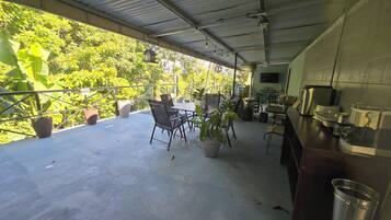 Standard House, 2 Bedrooms, Non Smoking | Outdoor dining