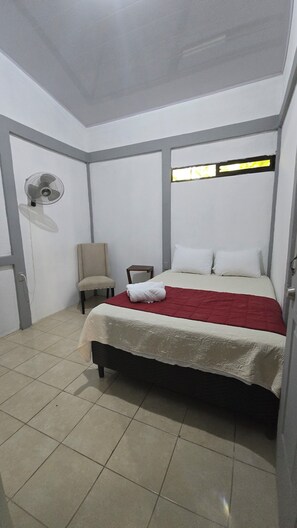 Maison Standard, 2 chambres, non-fumeurs | Espace de travail pour ordinateur portable, rideaux occultants