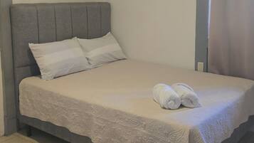 Laptop workspace, blackout curtains, iron/ironing board, free WiFi