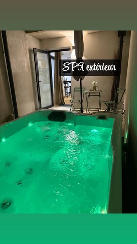 Chêne Doré private Jacuzzi in the heart of Amneville Tourisme.