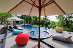 Outdoor pool - Meket Bungalows (Bali)