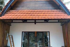 Unclassified image, 2 of 24, button - Meket Bungalows (Bali)