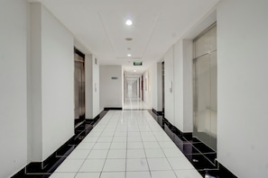 Lobby - OYO 94837 Apartment Ekki Tower (Gunung Putri)