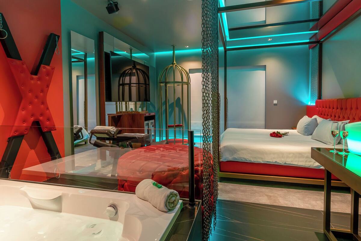 Deluxe Suite | Free WiFi