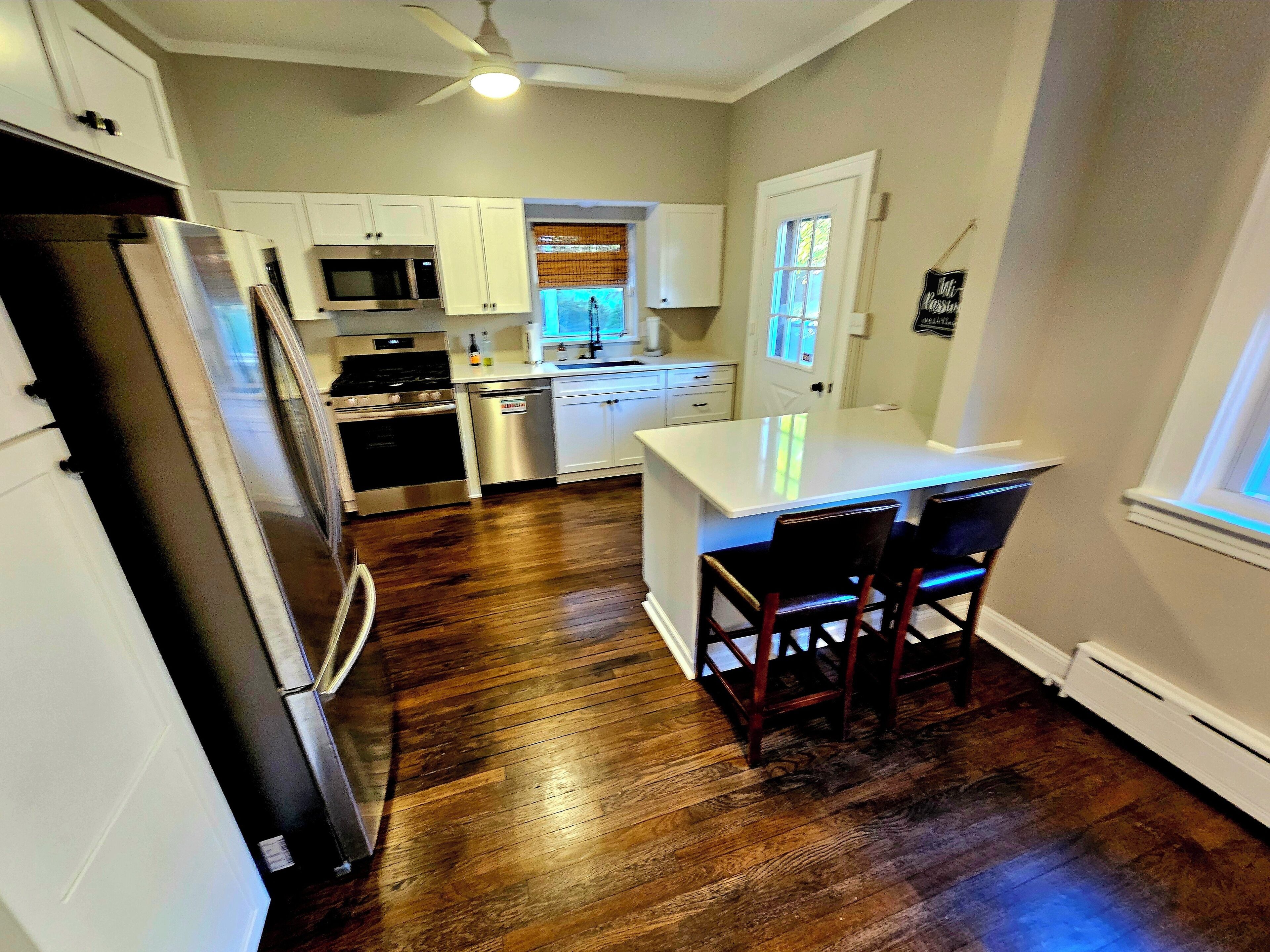 冰箱、微波炉、烤箱、炉灶