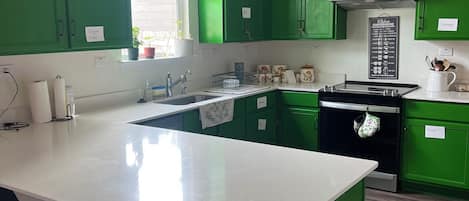 電子レンジ、オーブン、コンロ