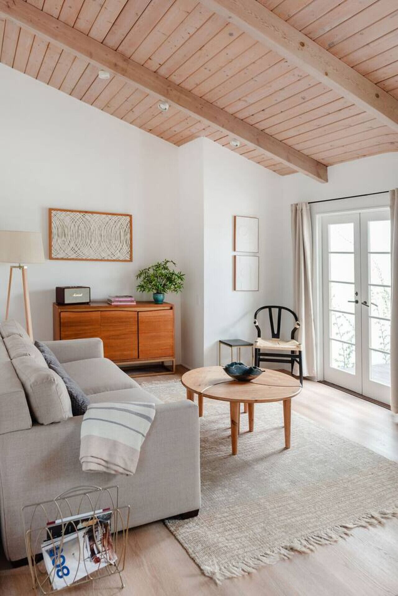 TV, fireplace, stereo