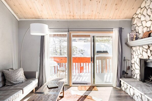 TV, fireplace, stereo - Snow Summit Cabin Big Bear- 25ft to Snow Summit! (Big Bear Lake)