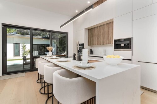 Luxury Miami Oasis Heated Pool & BBQ w/ Guesthouse