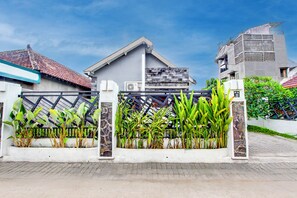 숙박 시설 입구