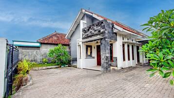 Mặt tiền nơi lưu trú