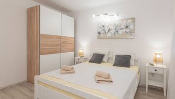 4 bedrooms, Internet, bed sheets