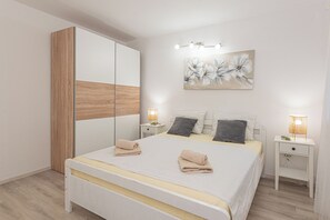 4 bedrooms, Internet, bed sheets - 4-bedroom villa in beautiful Ljubotić with AC, Rural Villa Olive Krka (Ljubotić)
