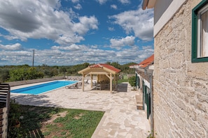 Pool - 4-bedroom villa in beautiful Ljubotić with AC, Rural Villa Olive Krka (Ljubotić)