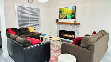 Télévision, cheminée