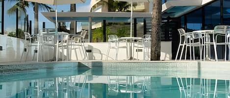 Vierbettzimmer | Pool