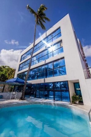 Hồ bơi ngoài trời 