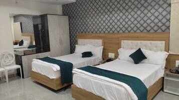 Luxury Suite | In-room safe, free WiFi