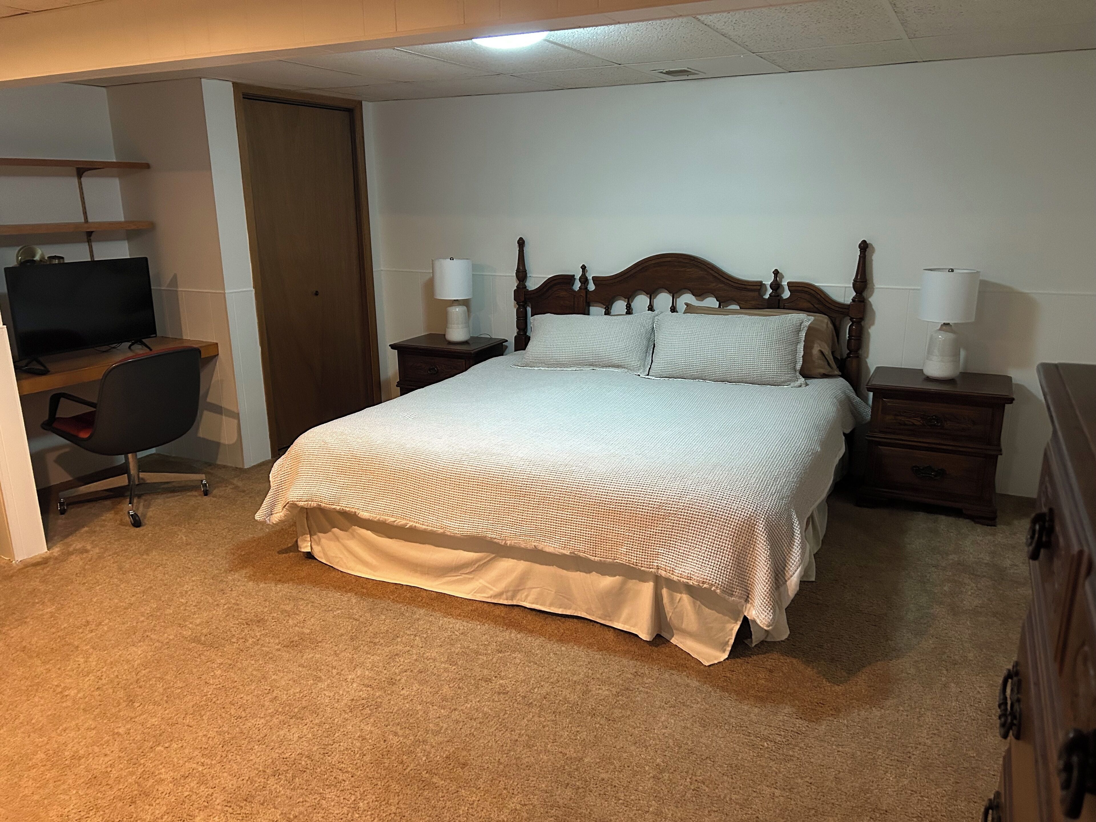 2 habitaciones, tabla de planchar con plancha, internet y ropa de cama 