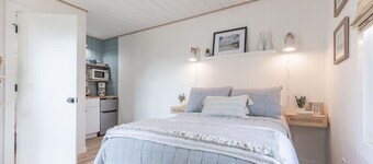 Tiny Cottage by Bay Close to Cape May & Wildwood